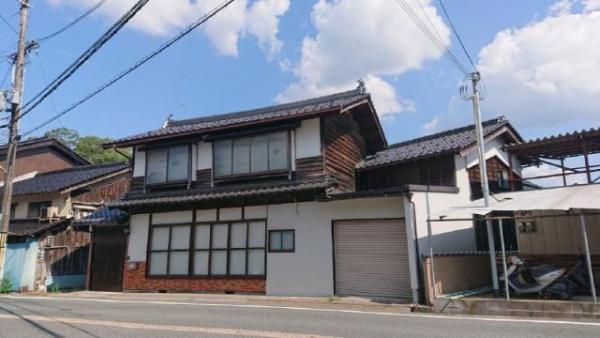 Cheap house in Hyogo Ken, Japan.